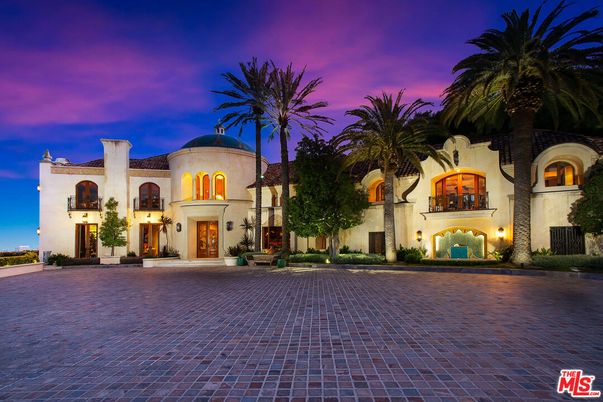 Backyard, Exterior, Facade, French Provincial