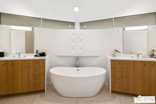 Bathroom, Dual Sink Vanities, Free Standing Baths, Interior, Recessed Lighting