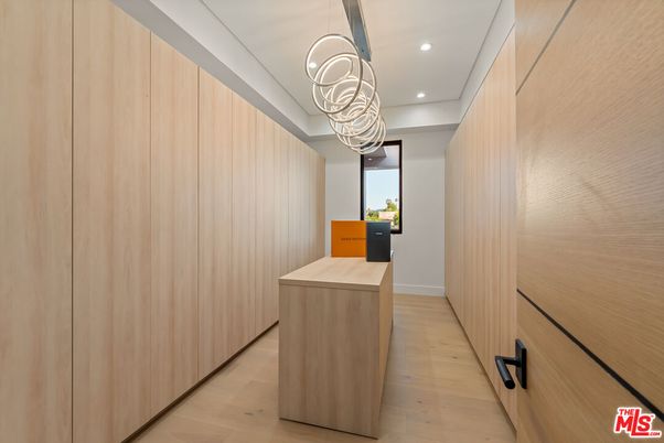 Interior, Pendant Lights, Recessed Lighting, Wood Texture Flooring