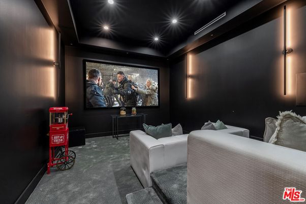 Interior, Projection Screen, Recessed Lighting, Theatre Room