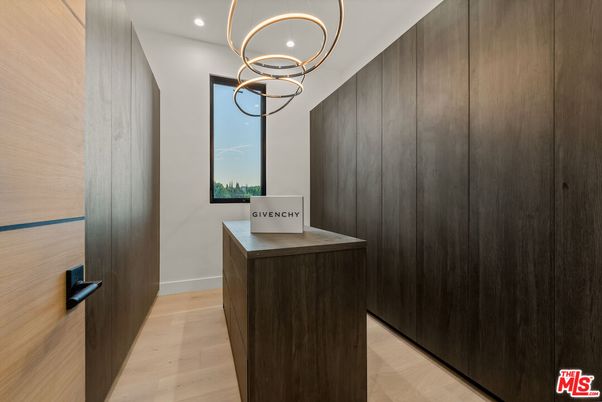 Interior, Pendant Lights, Recessed Lighting, Wood Texture Flooring