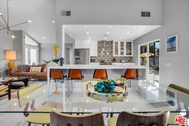 Interior, Kitchen, Living room, Pendant Lights, Recessed Lighting, Stainless Steel Appliances