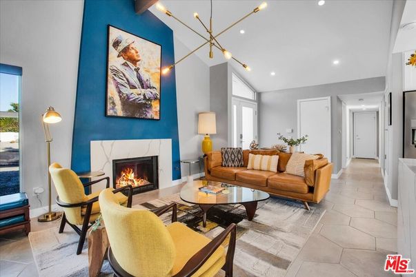 Fireplace, Interior, Living room, Pendant Lights, Recessed Lighting
