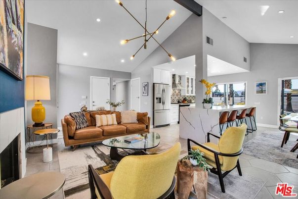 Interior, Kitchen, Living room, Pendant Lights, Recessed Lighting, Stainless Steel Appliances
