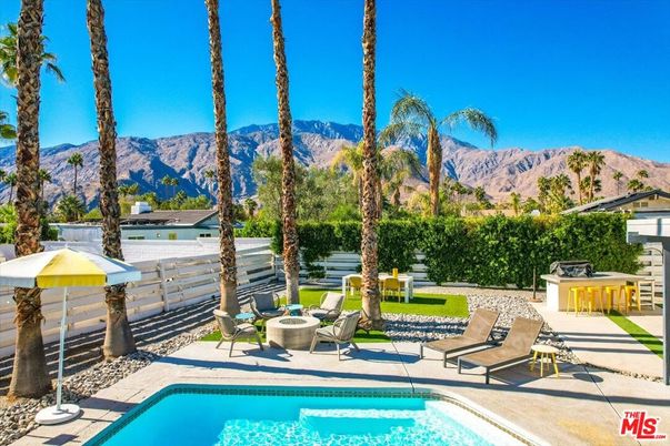 Exterior, Pool, Other