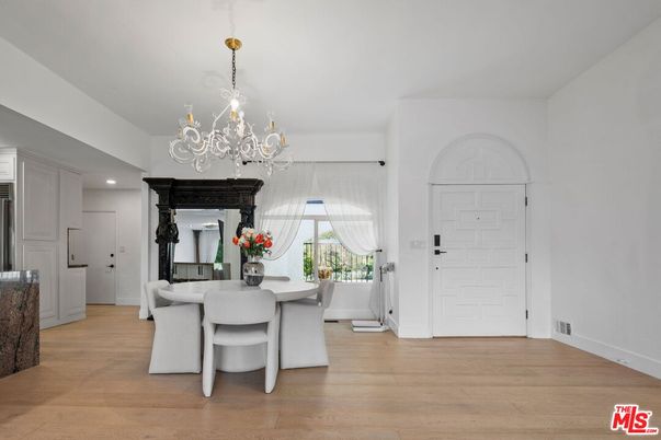Chandelier, Dining room, Interior, Recessed Lighting, Wood Texture Flooring