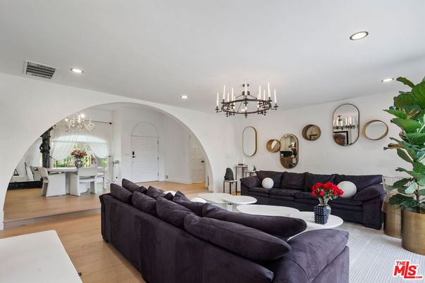 Chandelier, Interior, Living room, Recessed Lighting, Wood Texture Flooring