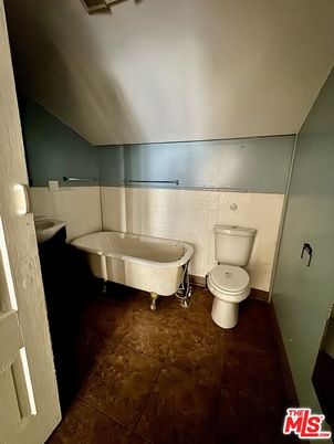 Bathroom, Free Standing Baths, Interior