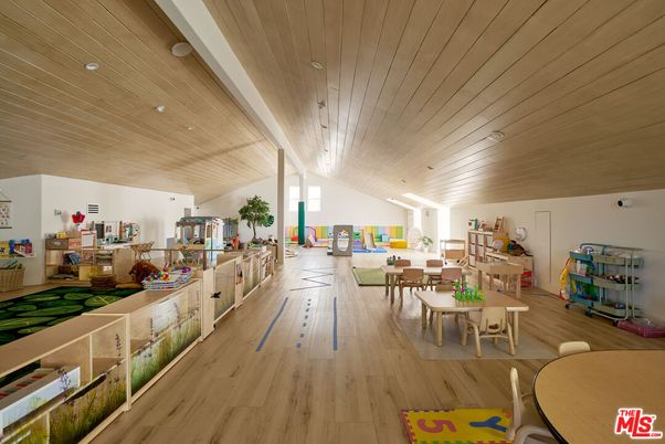 Dining room, Interior, Recessed Lighting, Wooden Ceilings, Wood Texture Flooring