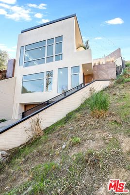 Backyard, Exterior, Facade, Modern
