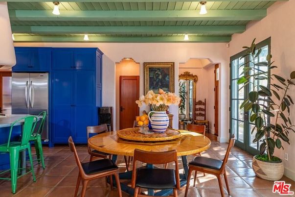 Dining room, Interior, Kitchen, Stainless Steel Appliances