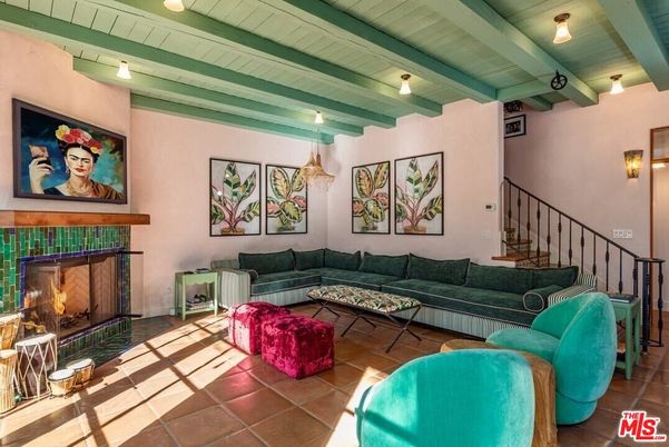 Fireplace, Interior, Living room