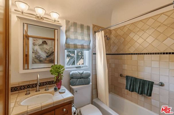 Bathroom, Interior, Tile Countertops