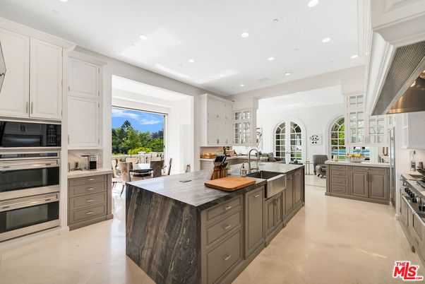 Dining room, Interior, Kitchen, Recessed Lighting, Stainless Steel Appliances