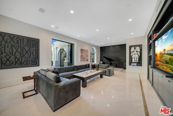 Interior, Living room, Piano, Recessed Lighting
