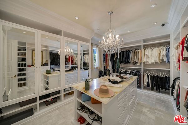 Chandelier, Interior, Recessed Lighting, Walk-in Closets