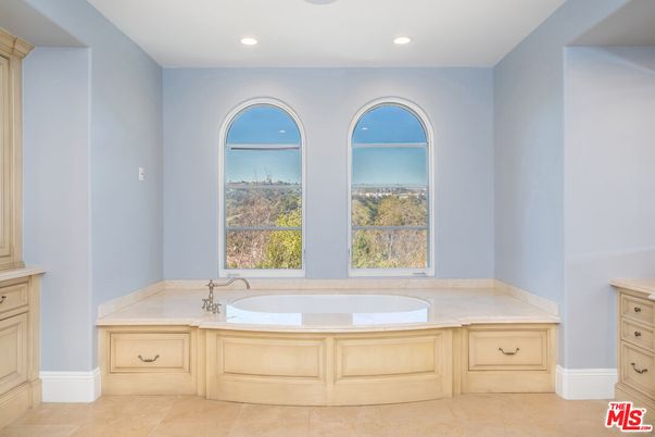 Bathroom, Interior, Recessed Lighting