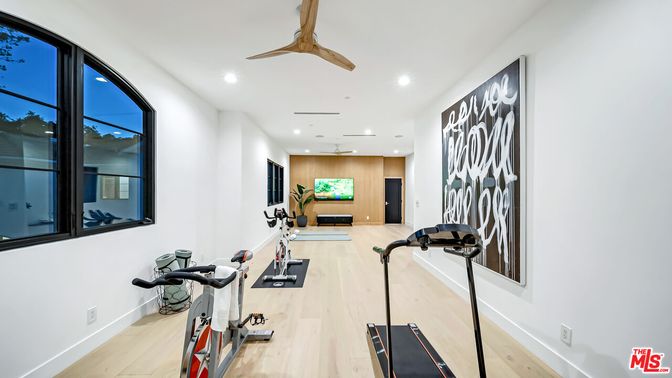 Fitness Equipment, Interior, Recessed Lighting, Wood Texture Flooring