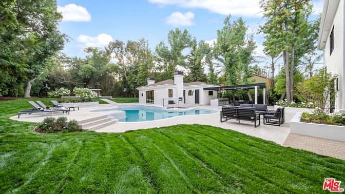 Backyard, Exterior, Pool
