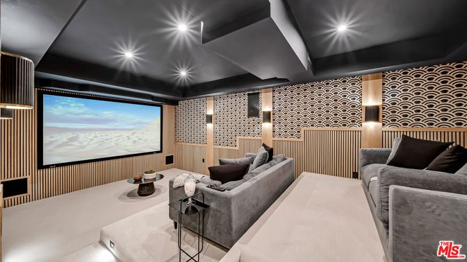 Interior, Projection Screen, Recessed Lighting, Theatre Room