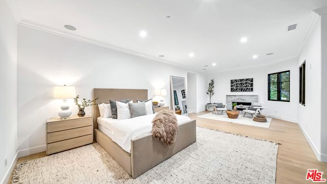 Bedroom, Fireplace, Interior, Recessed Lighting, Wood Texture Flooring