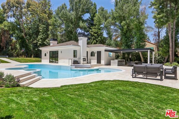 Backyard, Exterior, Pool