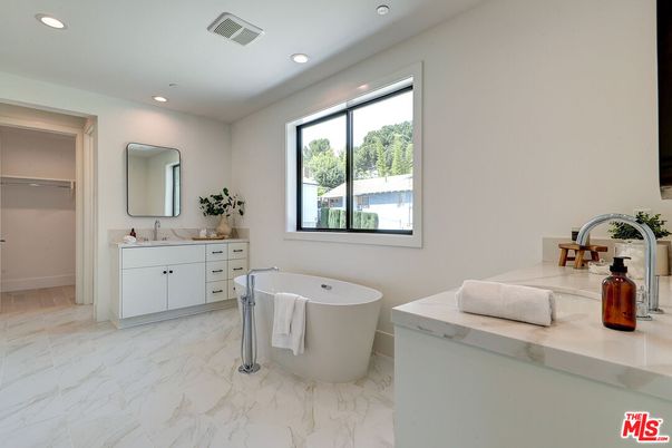 Bathroom, Dual Sink Vanities, Free Standing Baths, Interior, Marble, Recessed Lighting