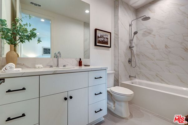 Bathroom, Interior, Marble Walls, Recessed Lighting