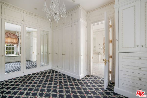 Chandelier, Interior, Recessed Lighting