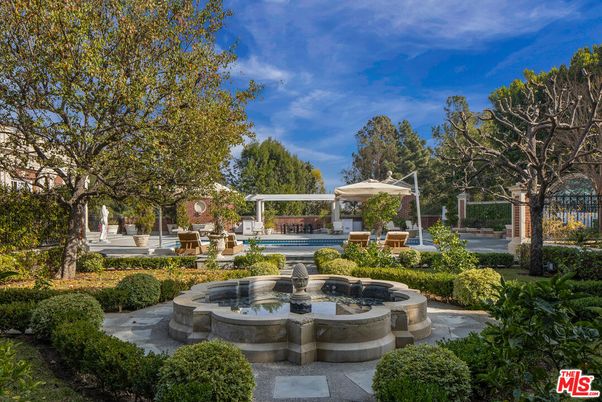 Backyard, Exterior, Hot Tub, Pool