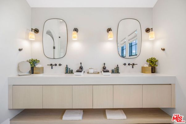Bathroom, Dual Sink Vanities, Interior, Wood Texture Flooring