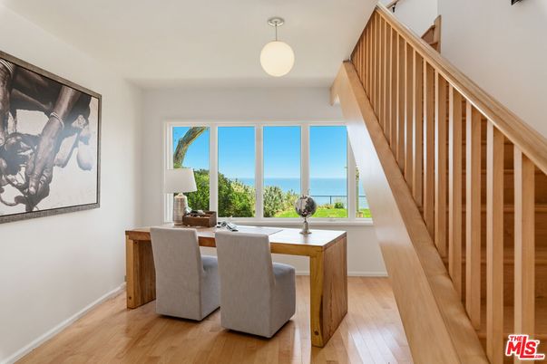 Interior, Pendant Lights, Water, Wood Texture Flooring