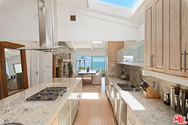 Dining room, Interior, Kitchen, Stone Walls, Water, Wood Texture Flooring