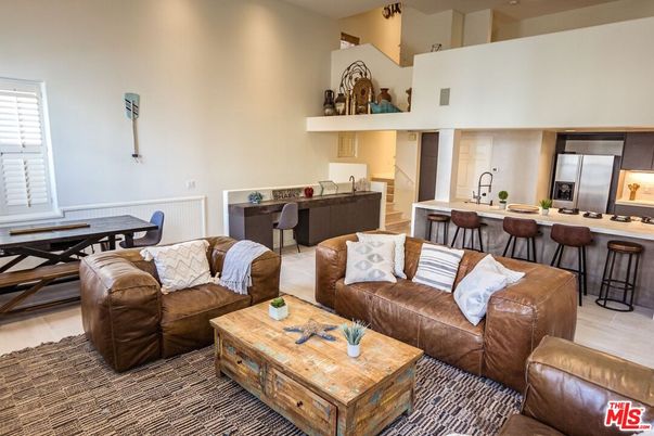 Dining room, Interior, Kitchen, Living room, Stainless Steel Appliances