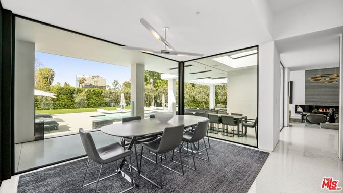 Dining room, Fireplace, Interior