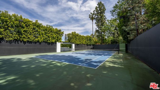 Exterior, Tennis Courts