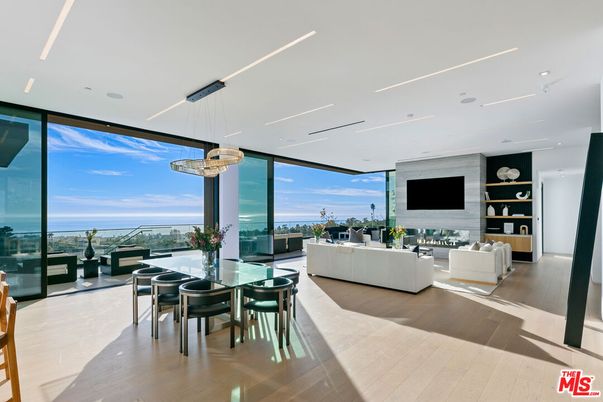 Dining room, Interior, Living room, Pendant Lights, Recessed Lighting, Wood Texture Flooring