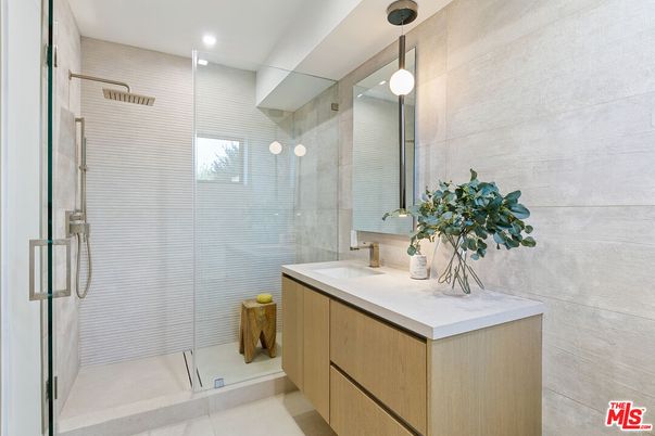 Bathroom, Glass Shower, Interior, Pendant Lights, Recessed Lighting