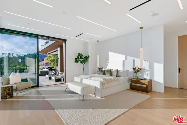 Bedroom, Interior, Pendant Lights, Recessed Lighting, Wood Texture Flooring