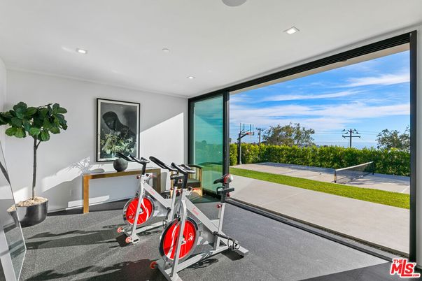Fitness Equipment, Interior, Recessed Lighting