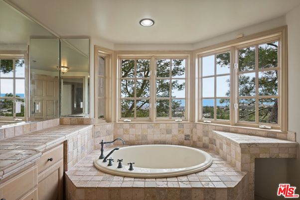 Bathroom, Interior, Recessed Lighting, Tile Countertops