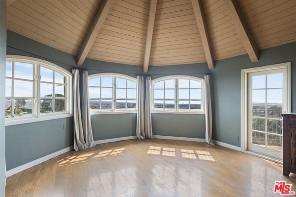 Empty room, Interior, Wooden Beams, Wooden Ceilings, Wood Texture Flooring