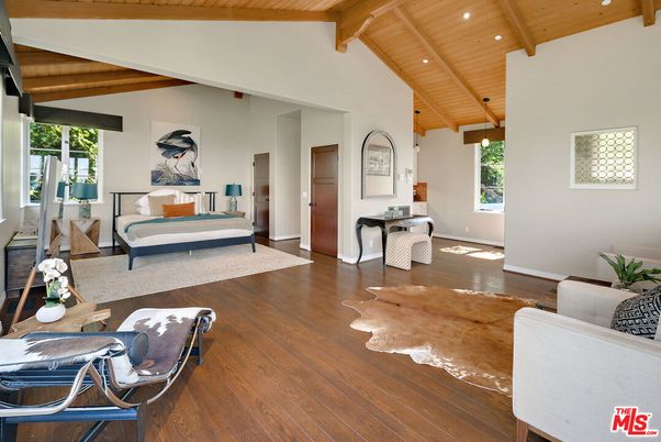 Interior, Living room, Pendant Lights, Recessed Lighting, Wooden Beams, Wooden Ceilings, Wood Texture Flooring