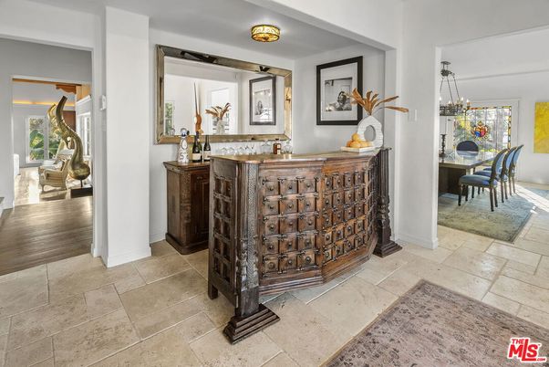 Chandelier, Dining room, Interior, Pendant Lights