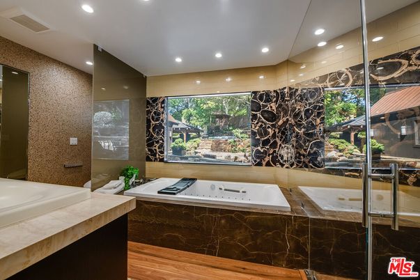 Bathroom, Interior, Recessed Lighting, Wood Texture Flooring