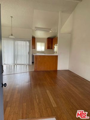 Interior, Kitchen, Pendant Lights, Wood Texture Flooring