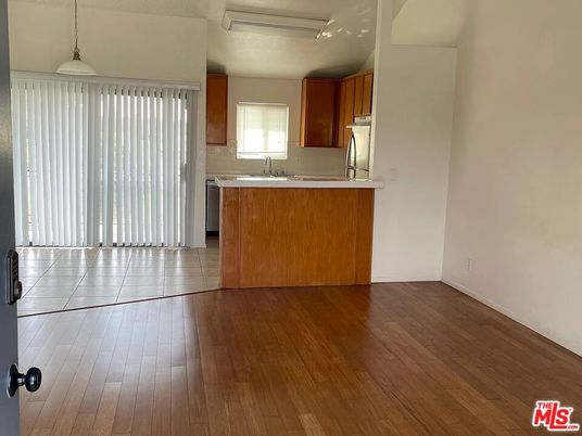 Interior, Kitchen, Pendant Lights, Wood Texture Flooring