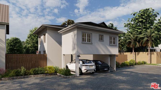 Exterior, Facade, Modern