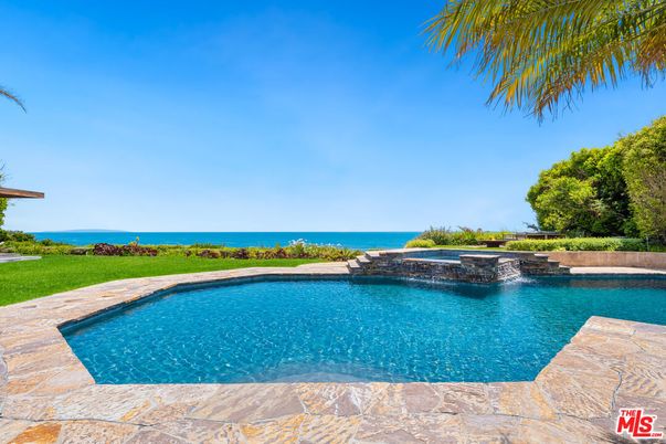 Exterior, Pool, Water