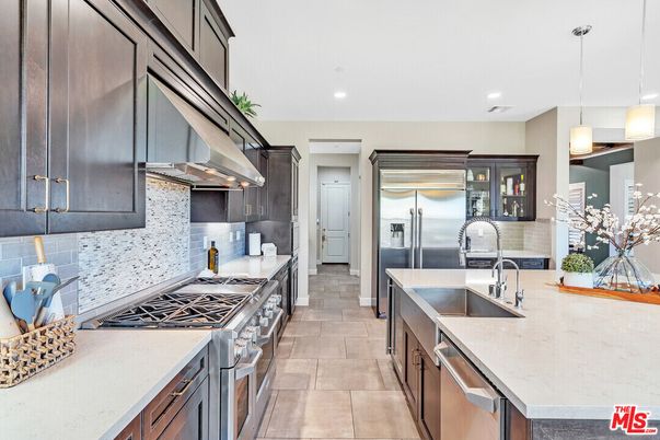 Interior, Kitchen, Pendant Lights, Recessed Lighting, Stainless Steel Appliances